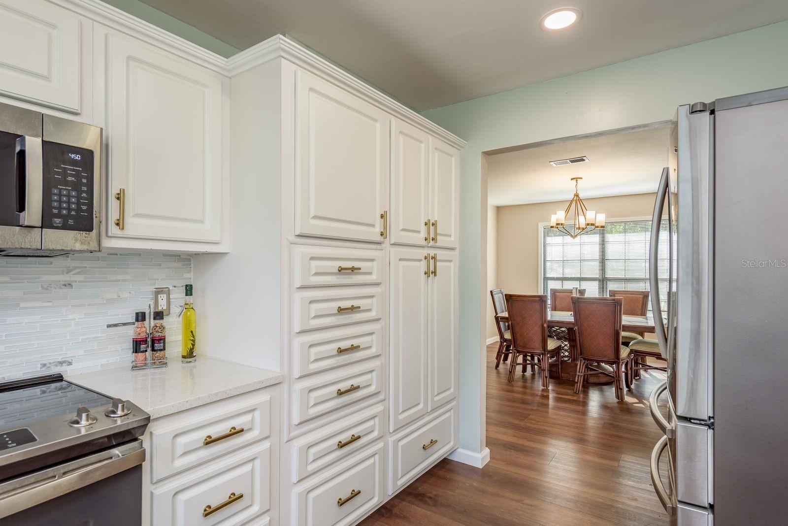 Image 19 of 67 For 1416 Grove Avenue