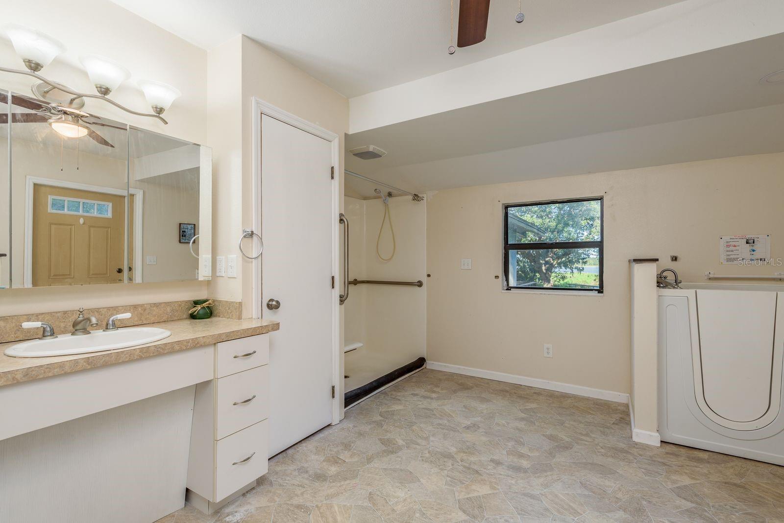 Image 26 of 67 For 1416 Grove Avenue