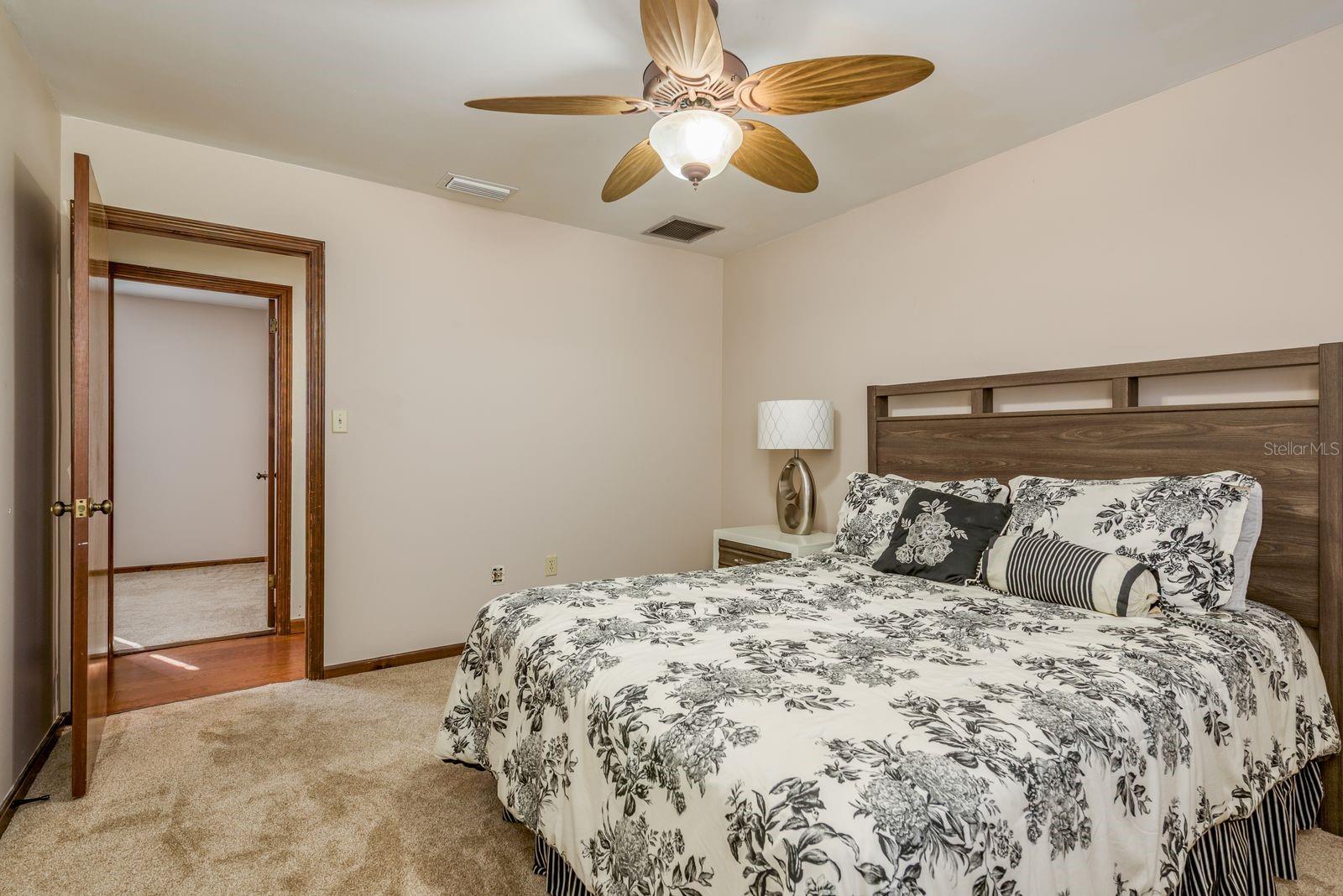 Image 39 of 67 For 1416 Grove Avenue