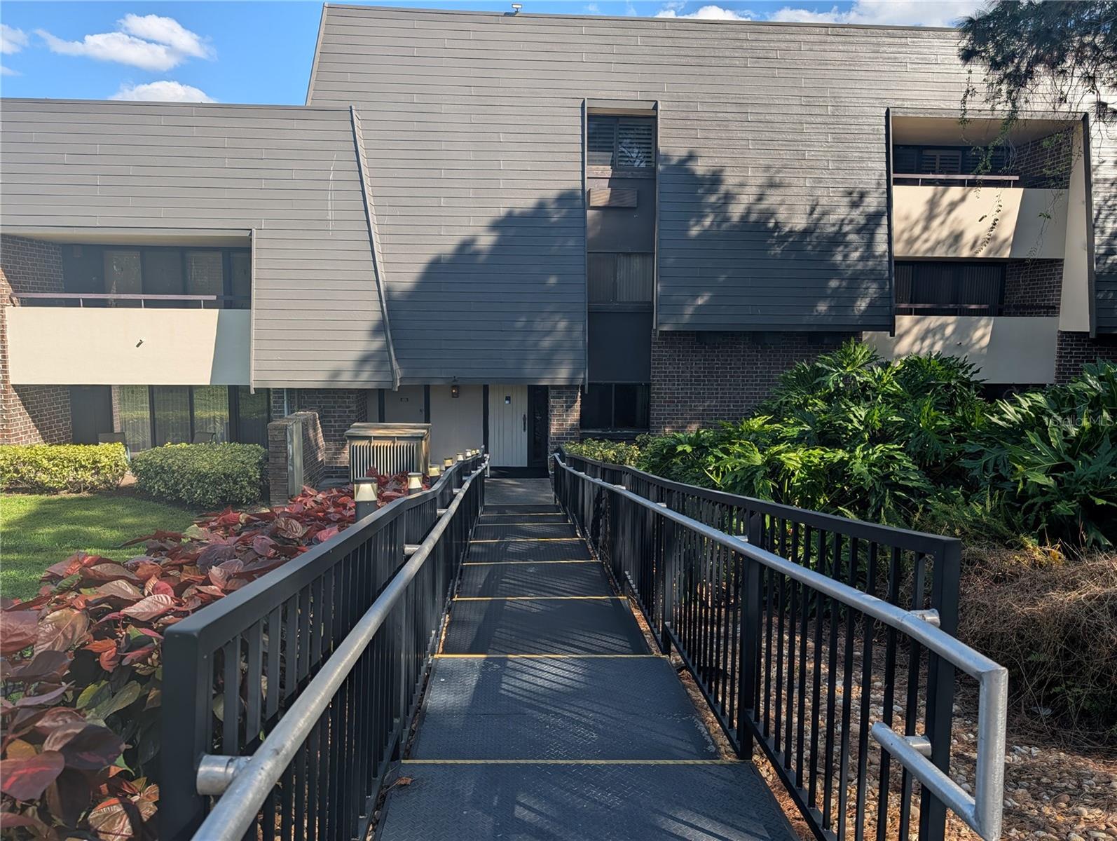 Image 33 of 45 For 36750 Us Highway 19 N 4-221