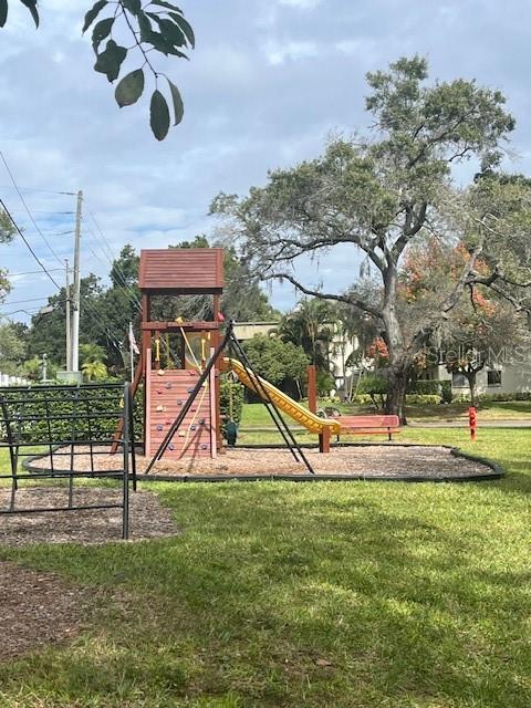 Image 18 of 22 For 3300 Fox Chase Circle N 232