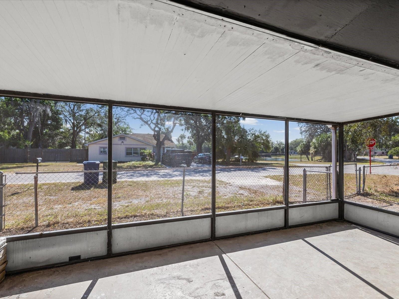 Image 24 of 30 For 9902 Club Lane