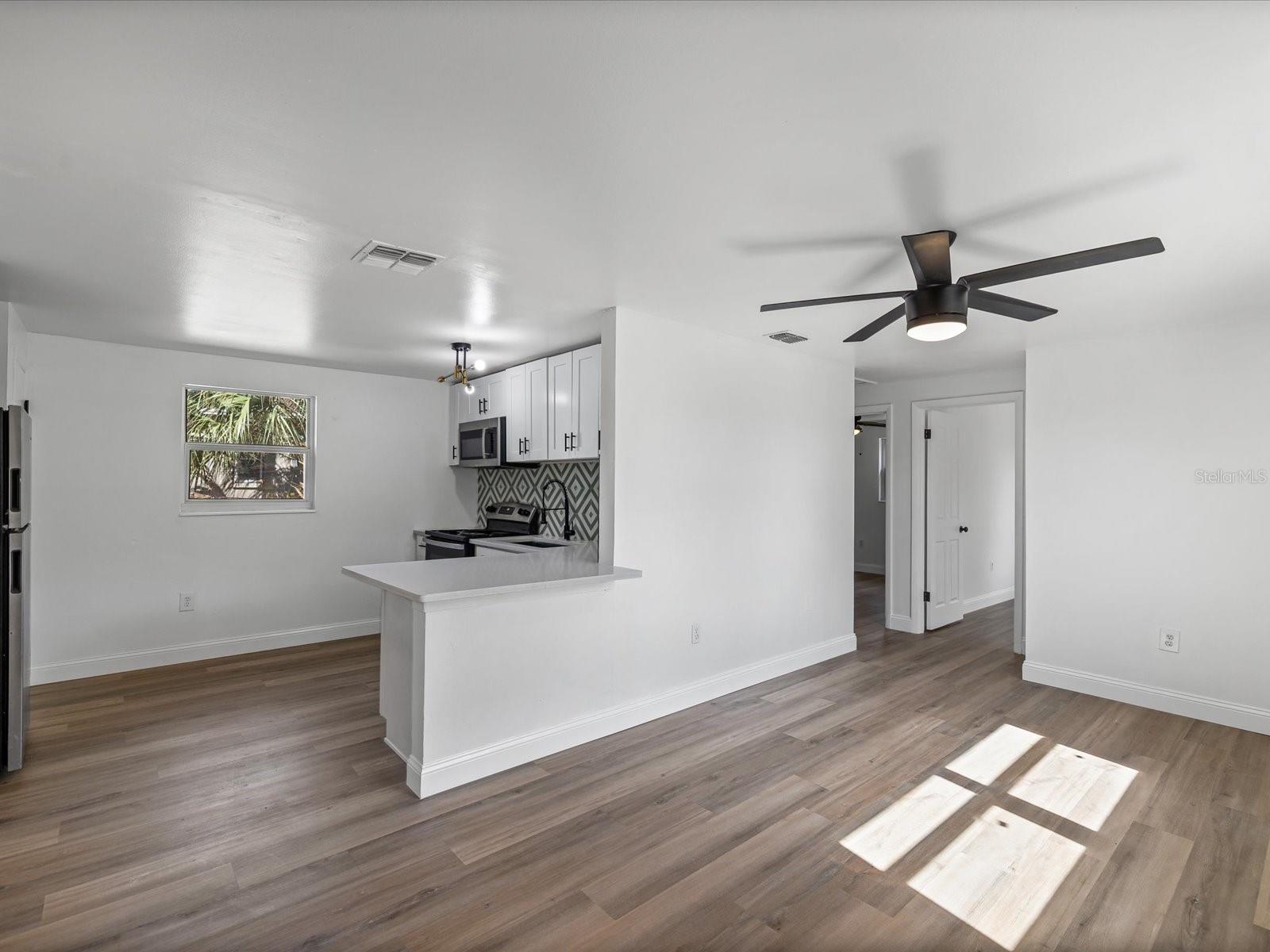 Image 8 of 30 For 9902 Club Lane