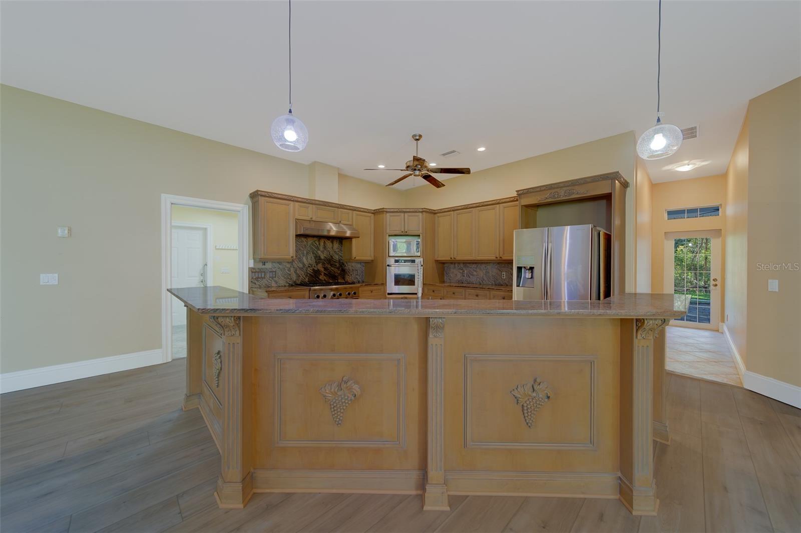 Image 10 of 100 For 10933 54th Avenue N