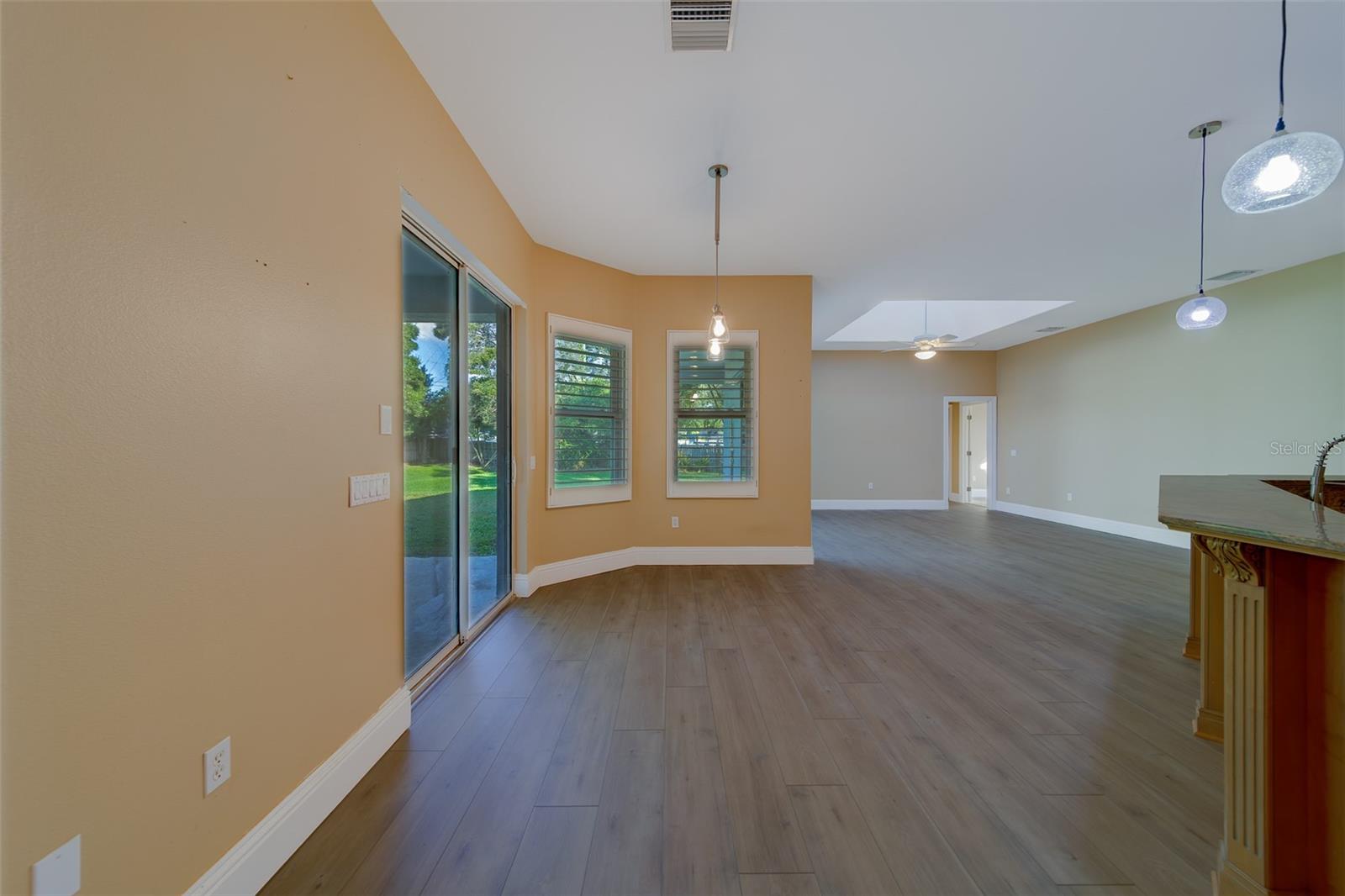 Image 15 of 100 For 10933 54th Avenue N