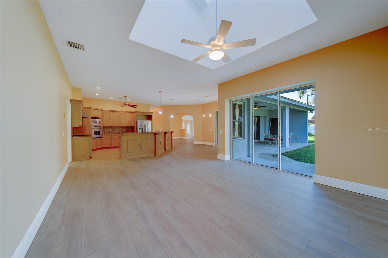 Image 19 of 100 For 10933 54th Avenue N