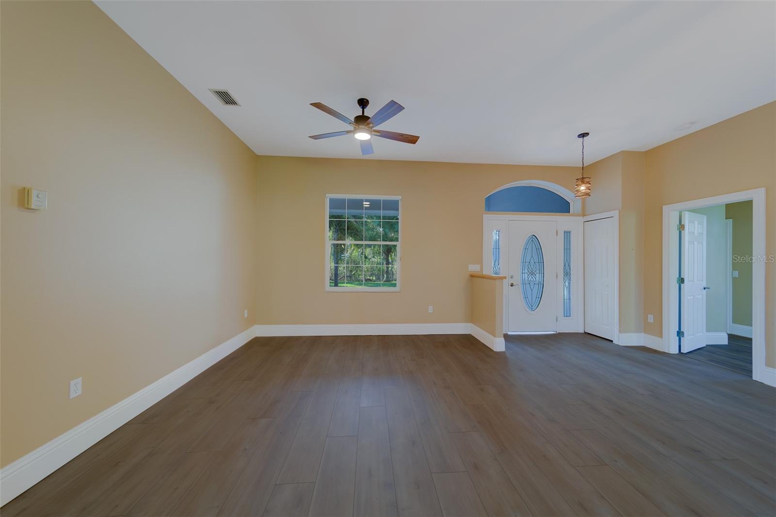 Image 23 of 100 For 10933 54th Avenue N