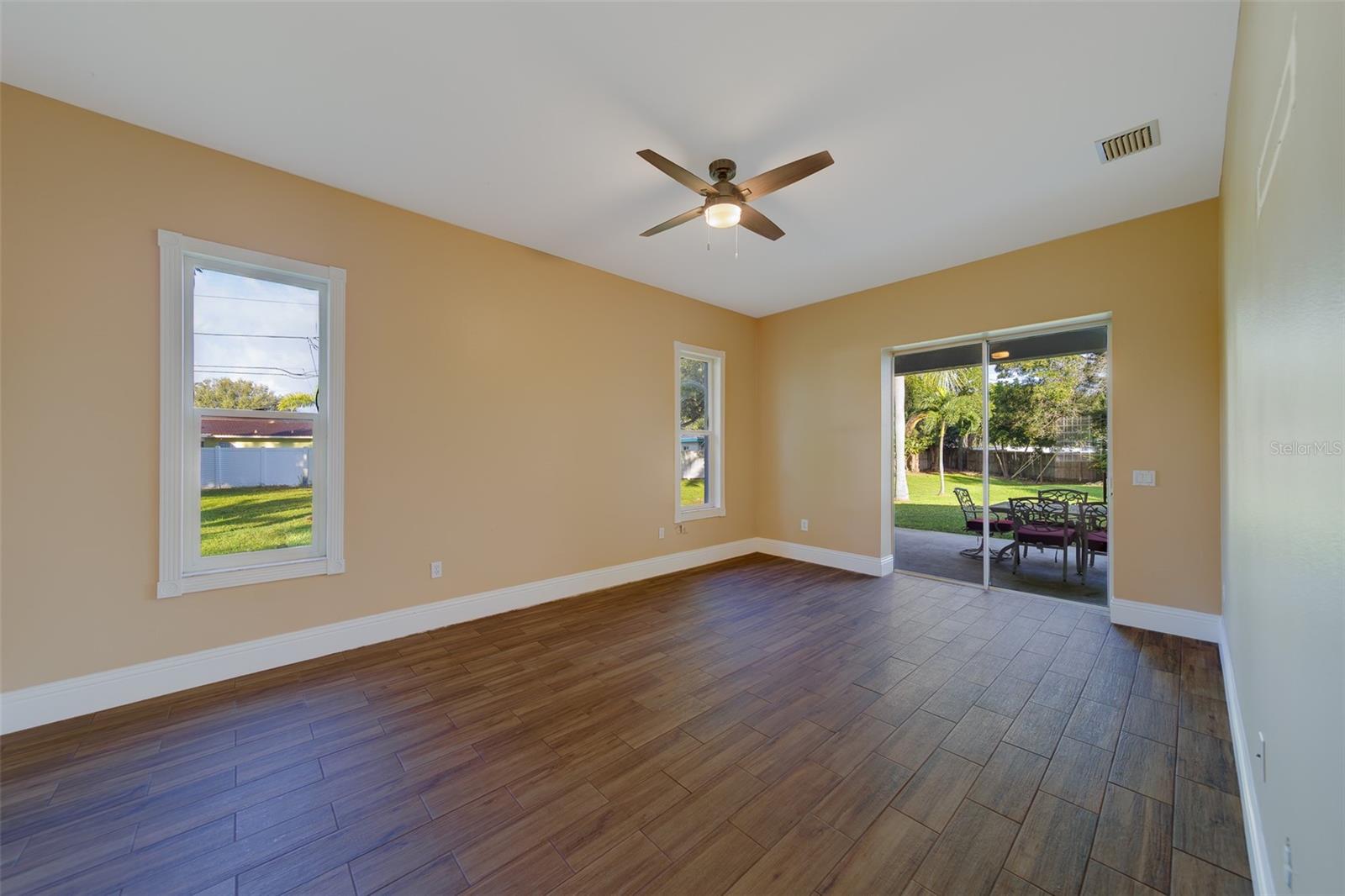 Image 30 of 100 For 10933 54th Avenue N