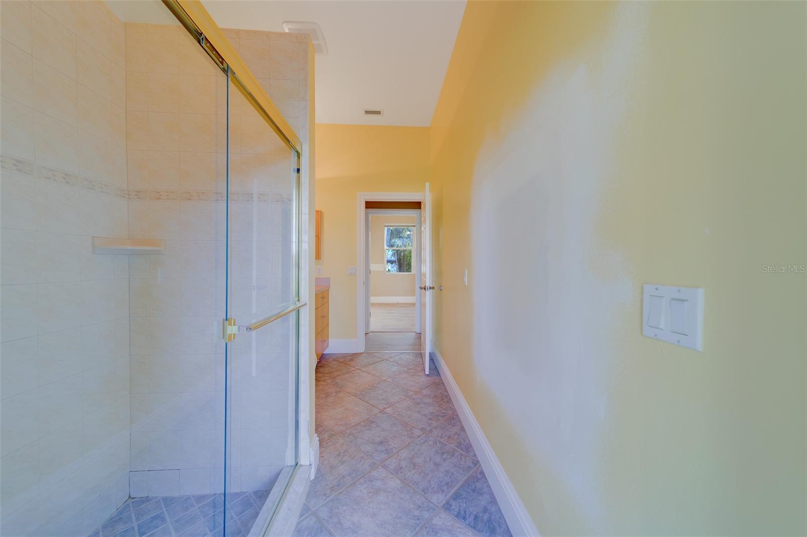 Image 37 of 100 For 10933 54th Avenue N