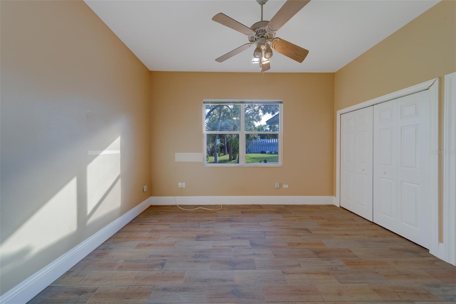 Image 38 of 100 For 10933 54th Avenue N