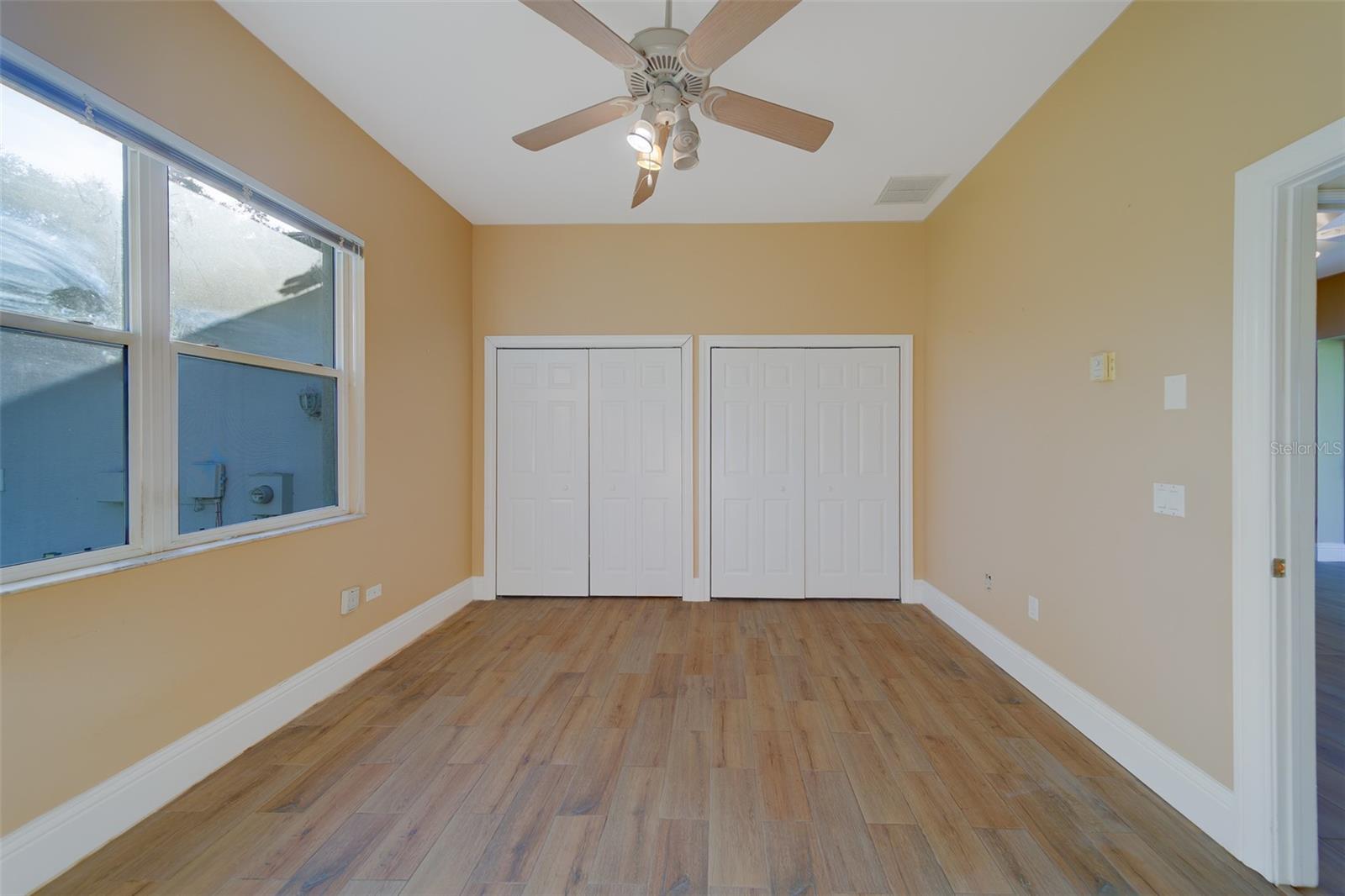 Image 40 of 100 For 10933 54th Avenue N