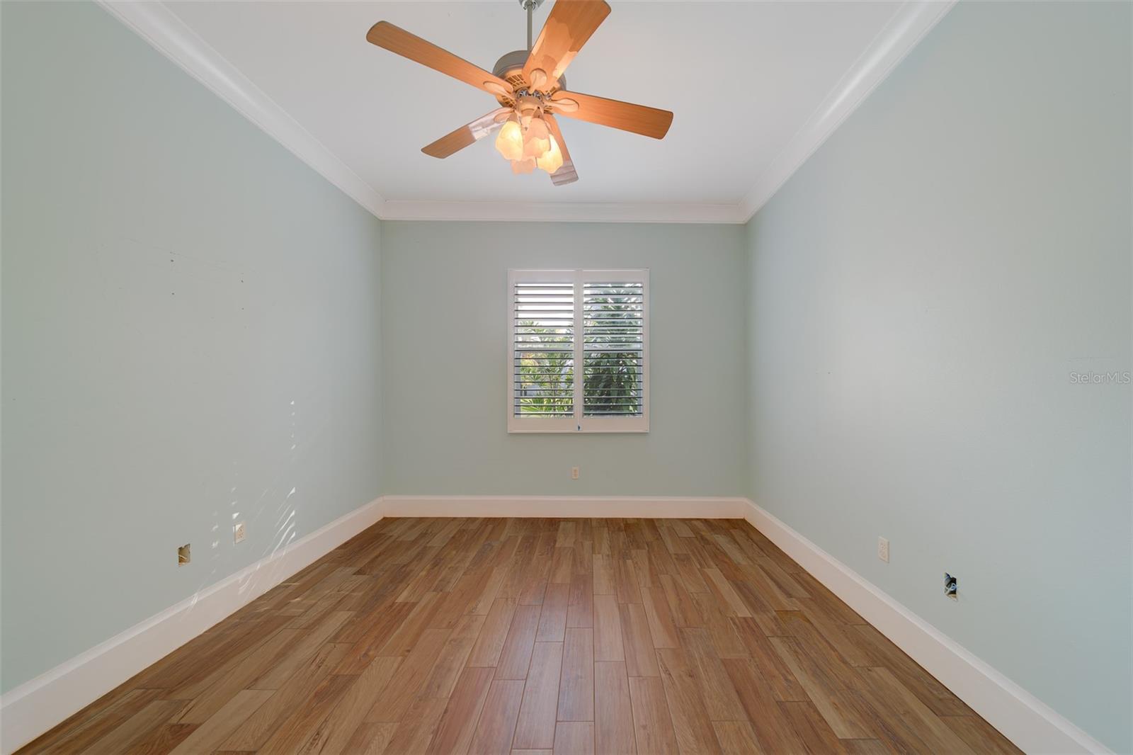 Image 47 of 100 For 10933 54th Avenue N