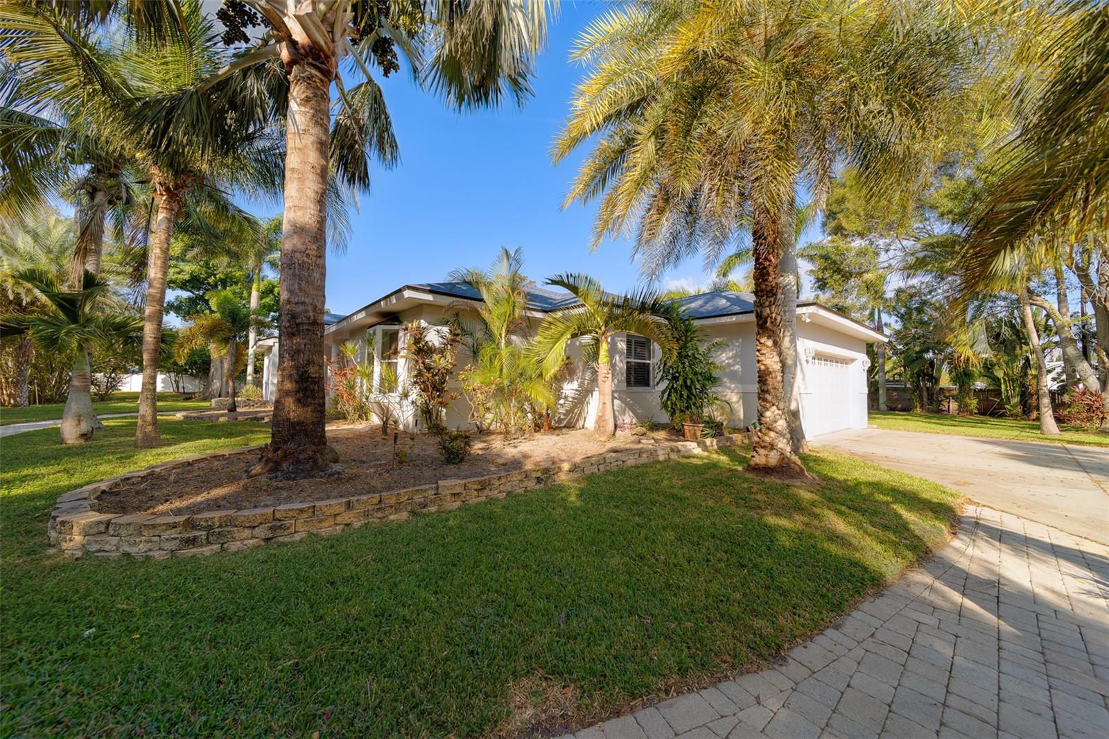 Image 5 of 100 For 10933 54th Avenue N