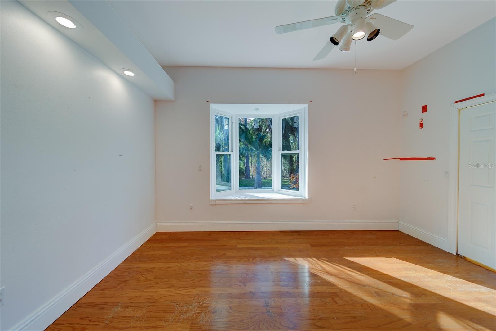 Image 50 of 100 For 10933 54th Avenue N