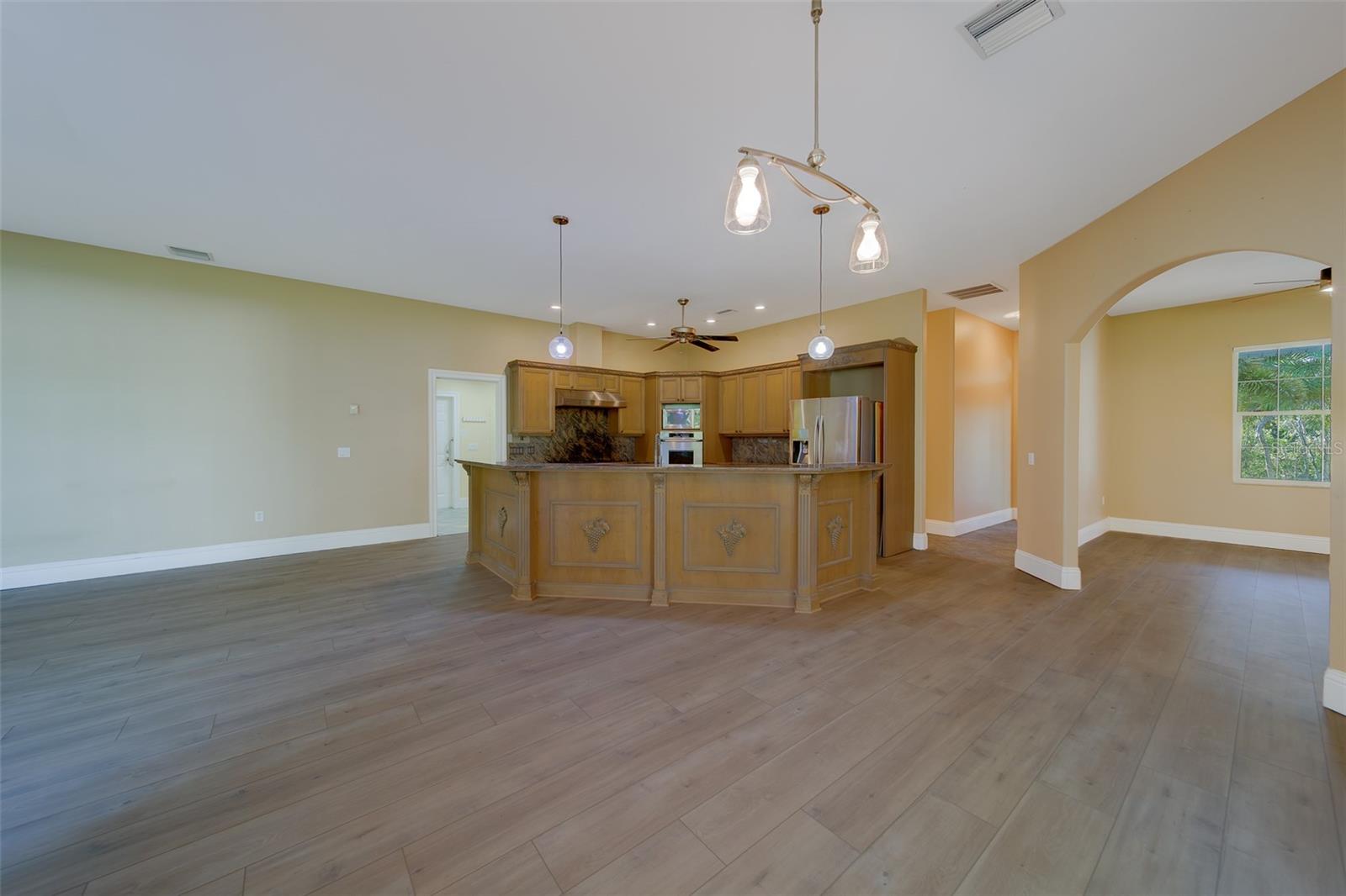Image 6 of 100 For 10933 54th Avenue N