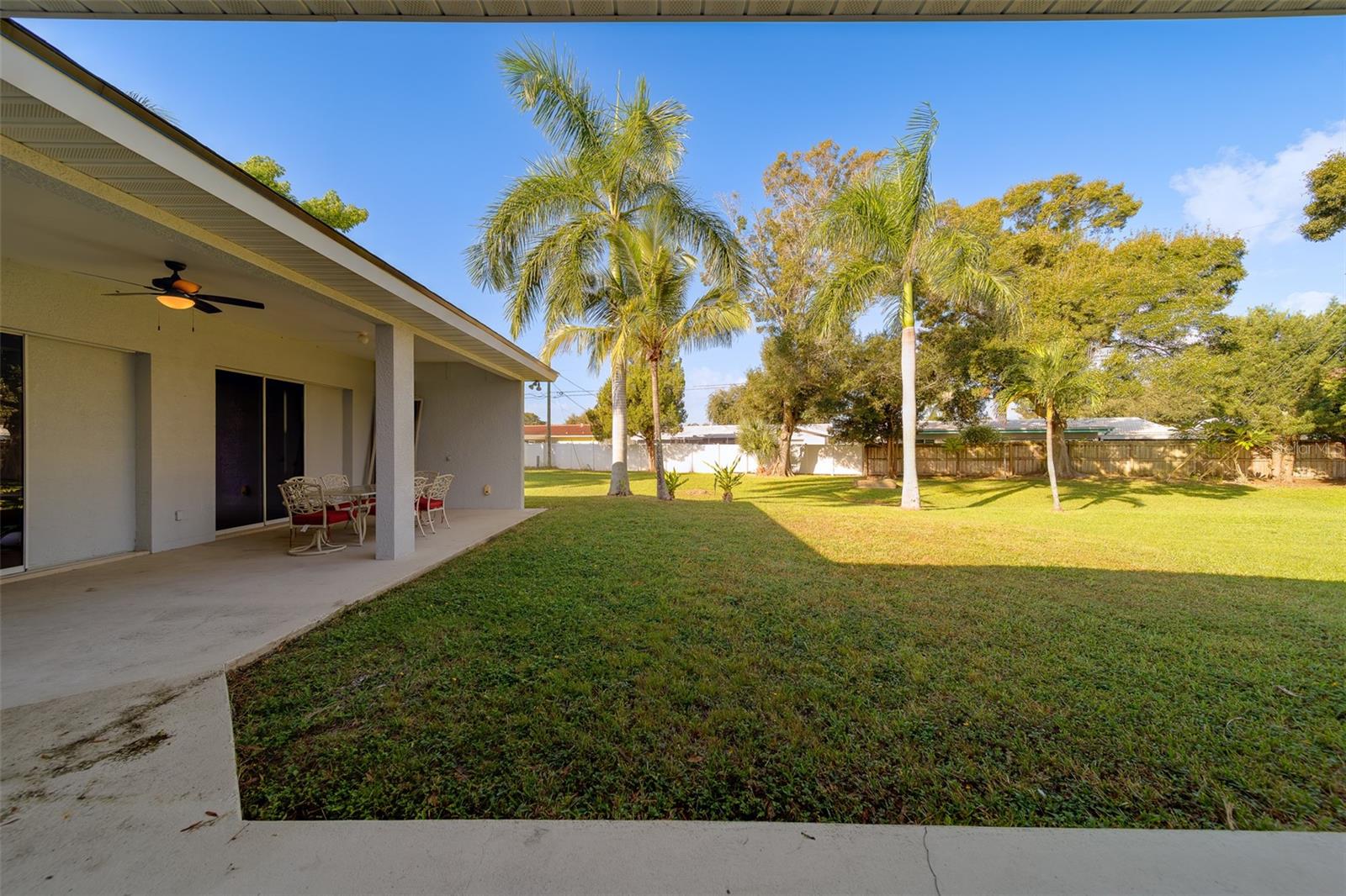 Image 63 of 100 For 10933 54th Avenue N