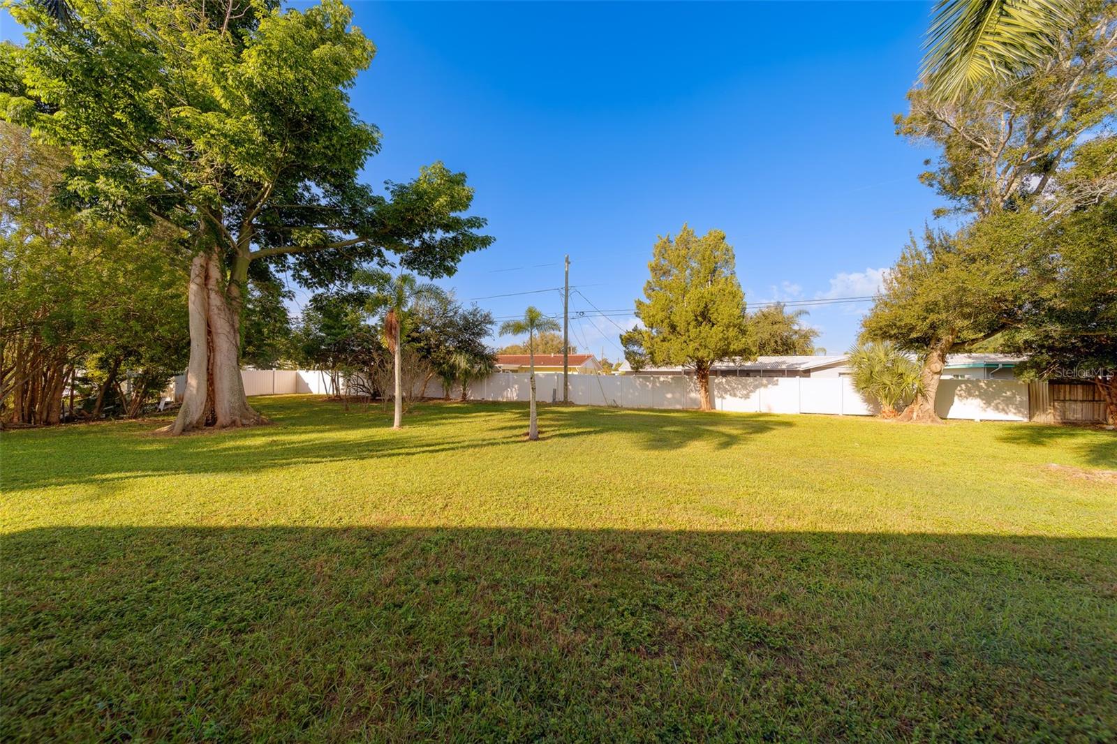 Image 67 of 100 For 10933 54th Avenue N