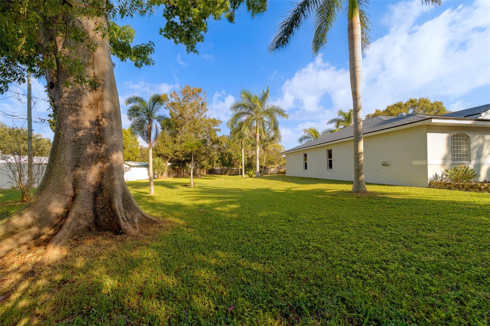 Image 68 of 100 For 10933 54th Avenue N
