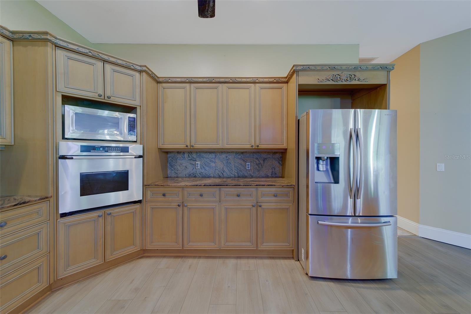 Image 7 of 100 For 10933 54th Avenue N