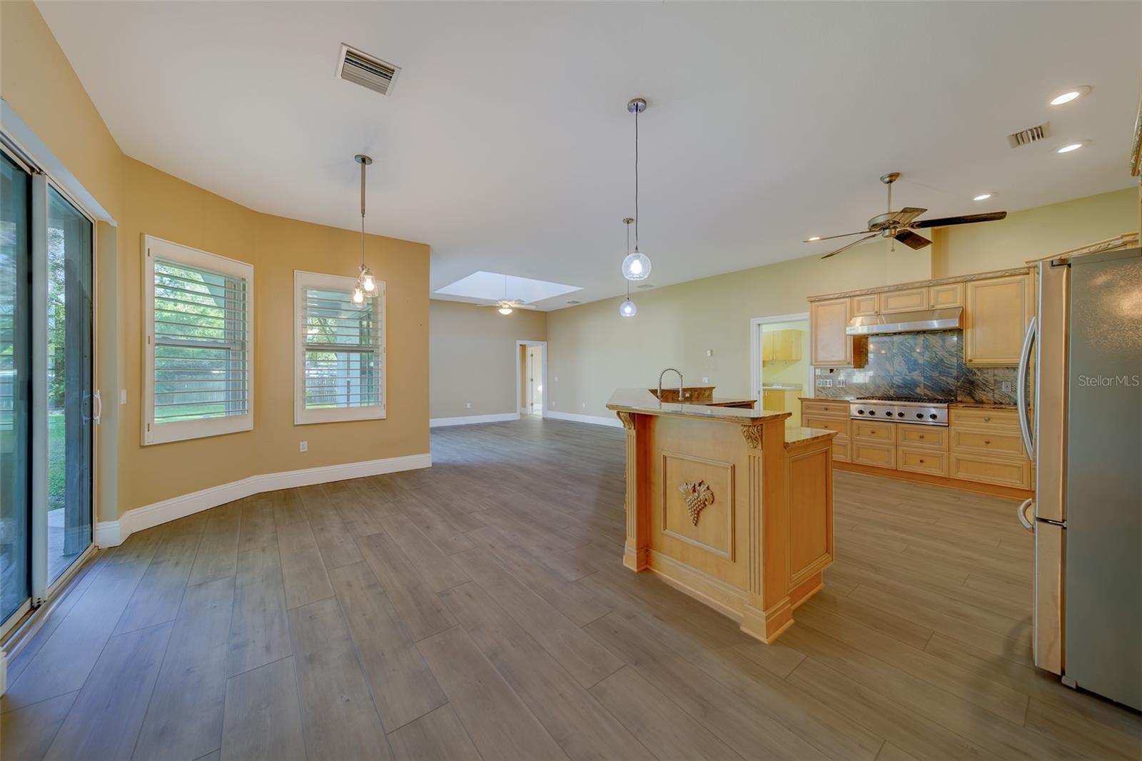 Image 8 of 100 For 10933 54th Avenue N