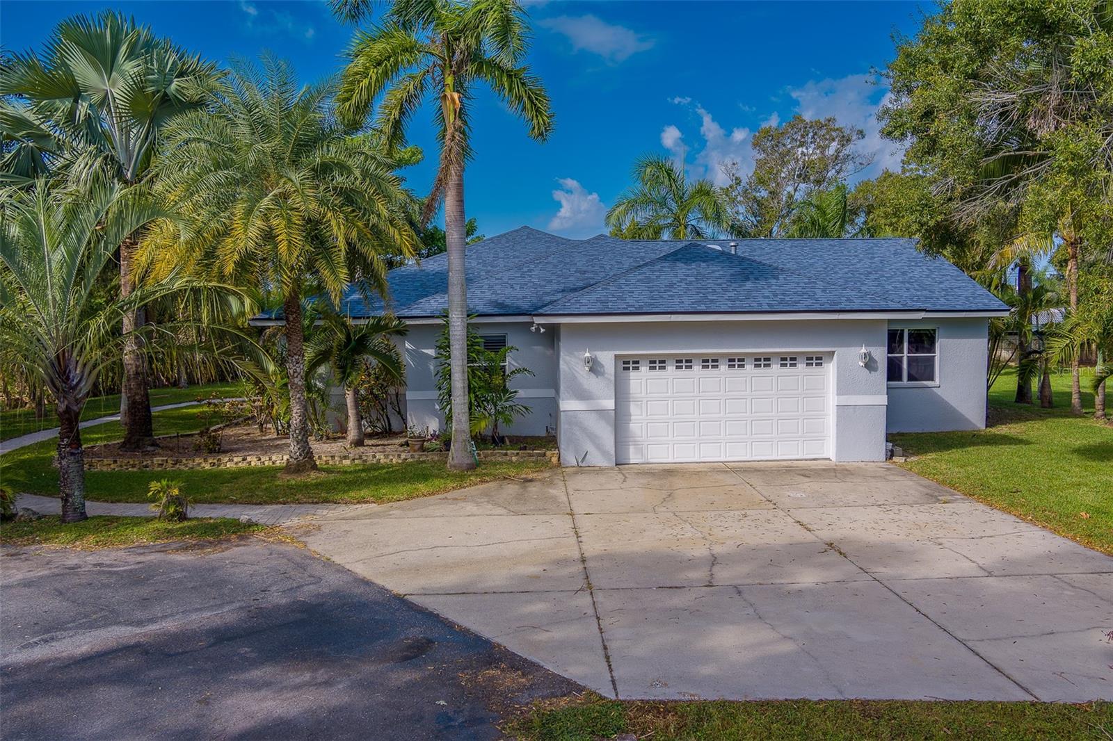 Image 86 of 100 For 10933 54th Avenue N