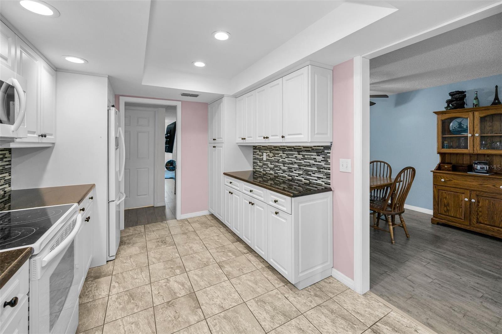 Image 16 of 37 For 2850 Countrybrook Drive 13