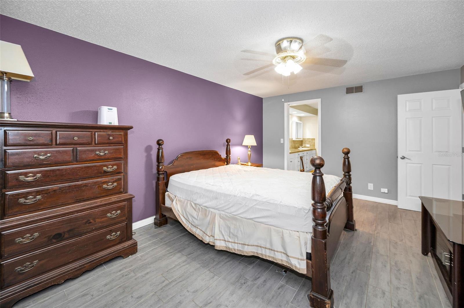 Image 18 of 37 For 2850 Countrybrook Drive 13