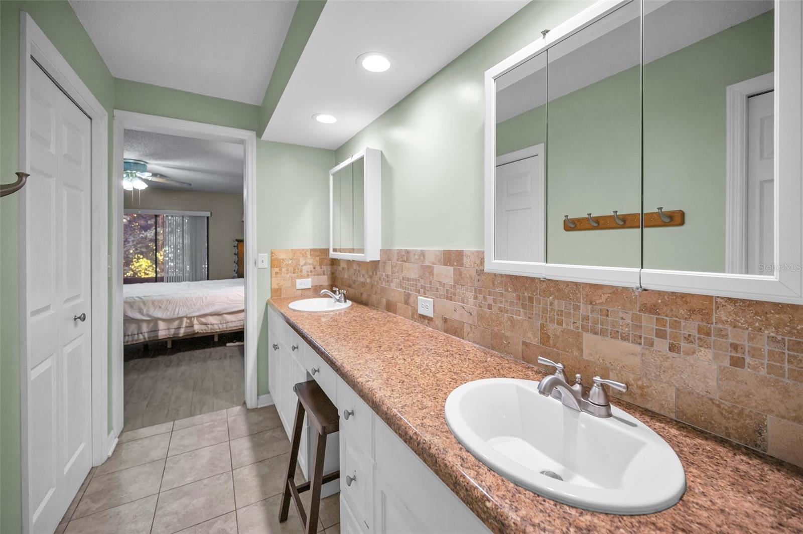 Image 20 of 37 For 2850 Countrybrook Drive 13