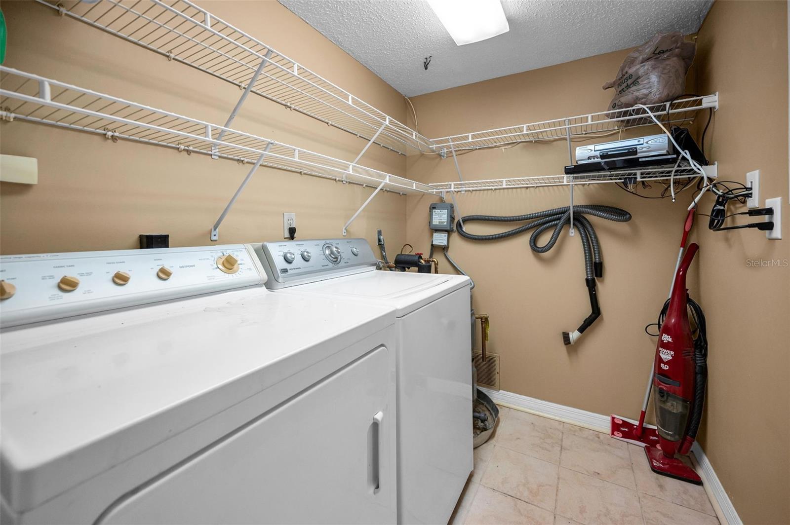 Image 25 of 37 For 2850 Countrybrook Drive 13