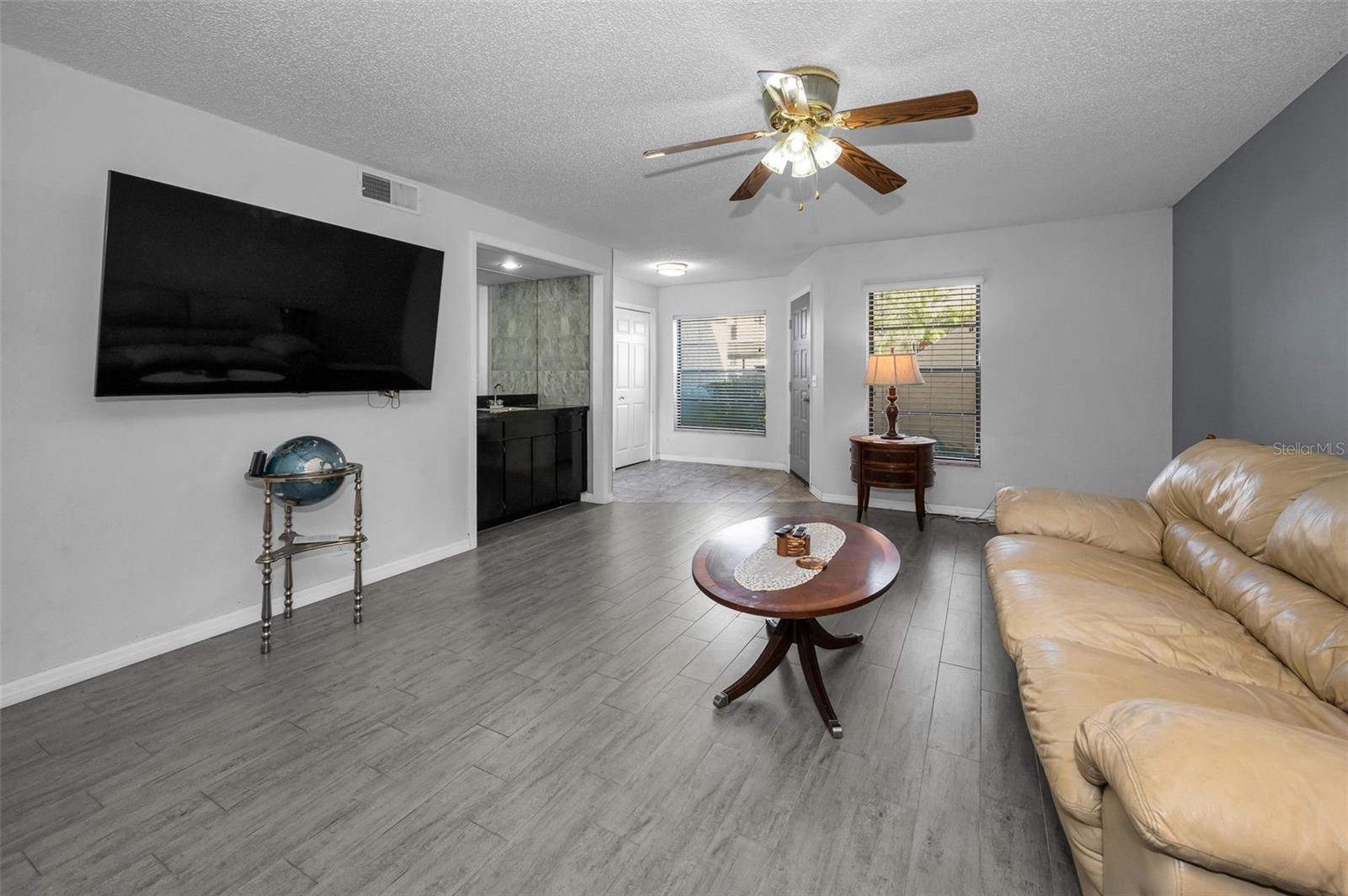 Image 6 of 37 For 2850 Countrybrook Drive 13