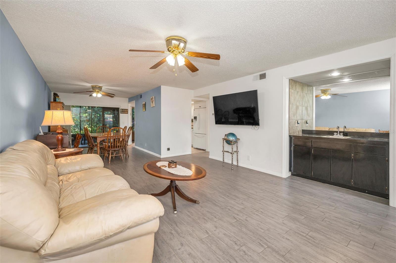 Image 9 of 37 For 2850 Countrybrook Drive 13