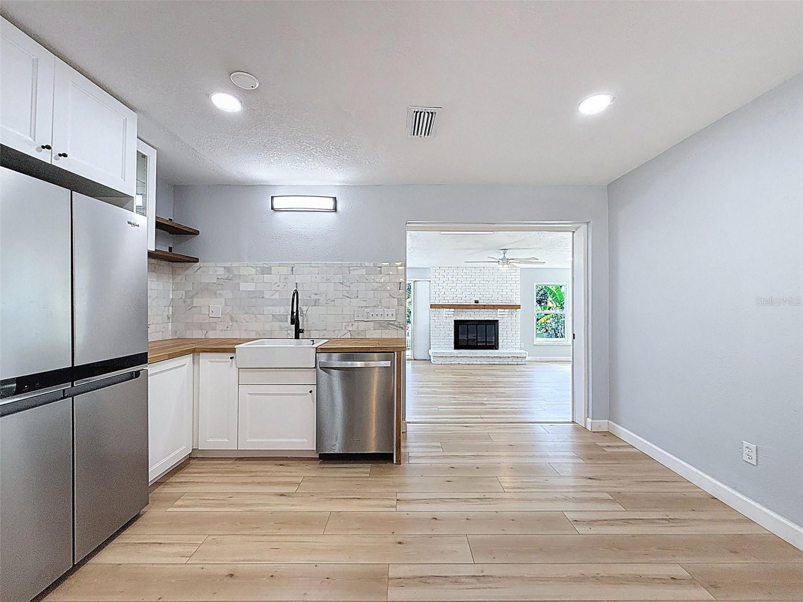 Image 10 of 45 For 217 Evelyn Avenue