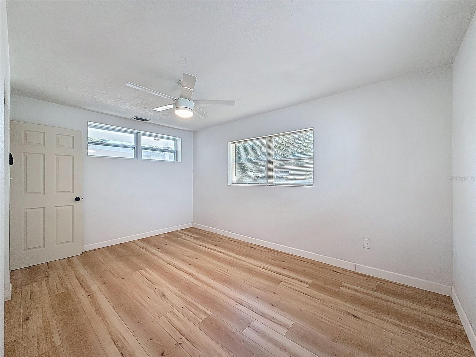 Image 22 of 45 For 217 Evelyn Avenue