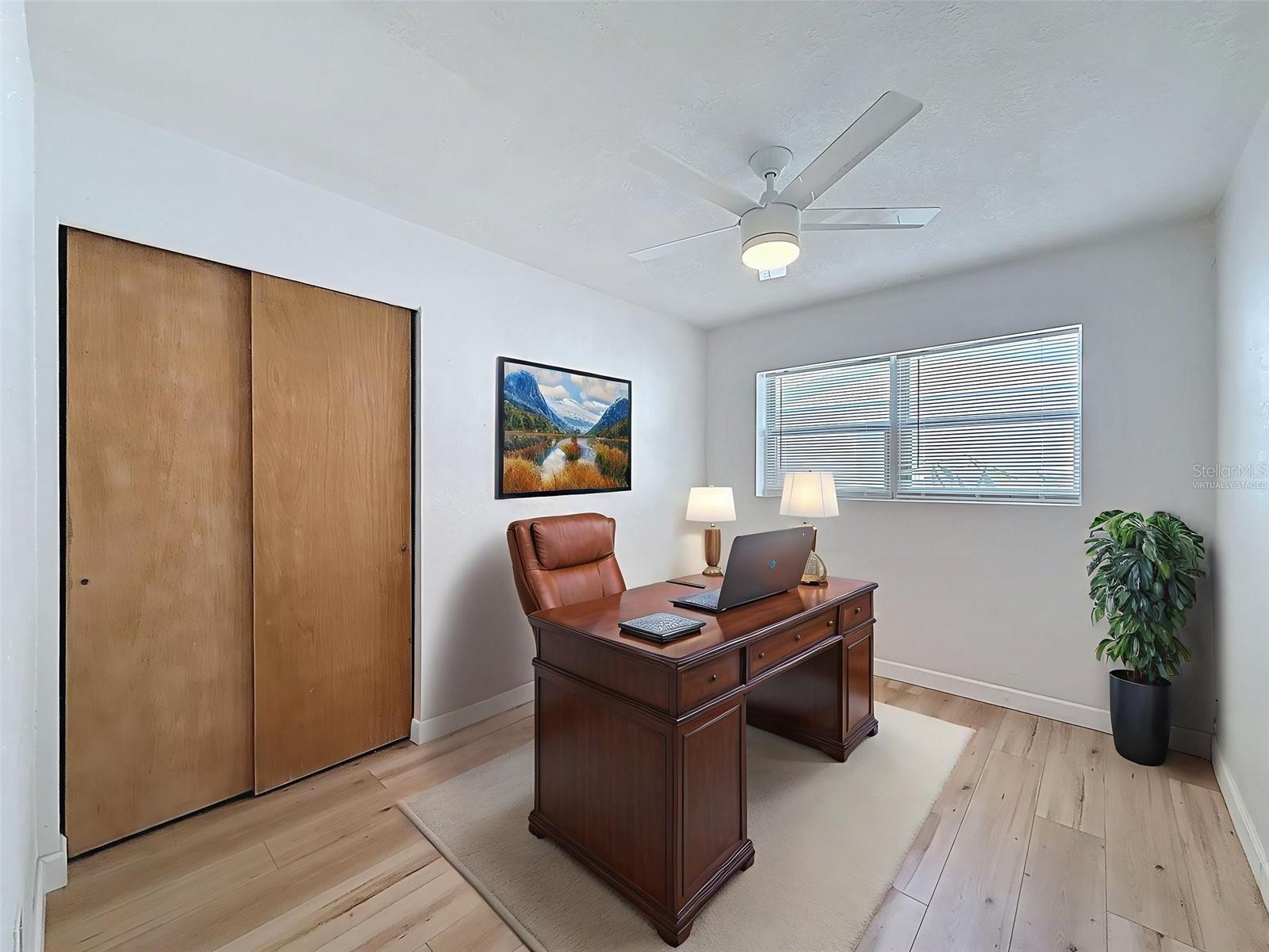 Image 26 of 45 For 217 Evelyn Avenue