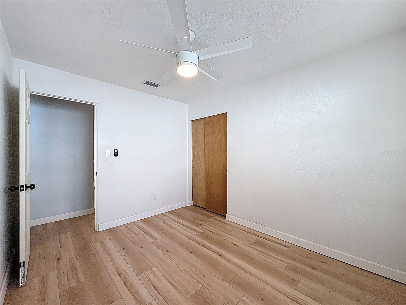 Image 29 of 45 For 217 Evelyn Avenue