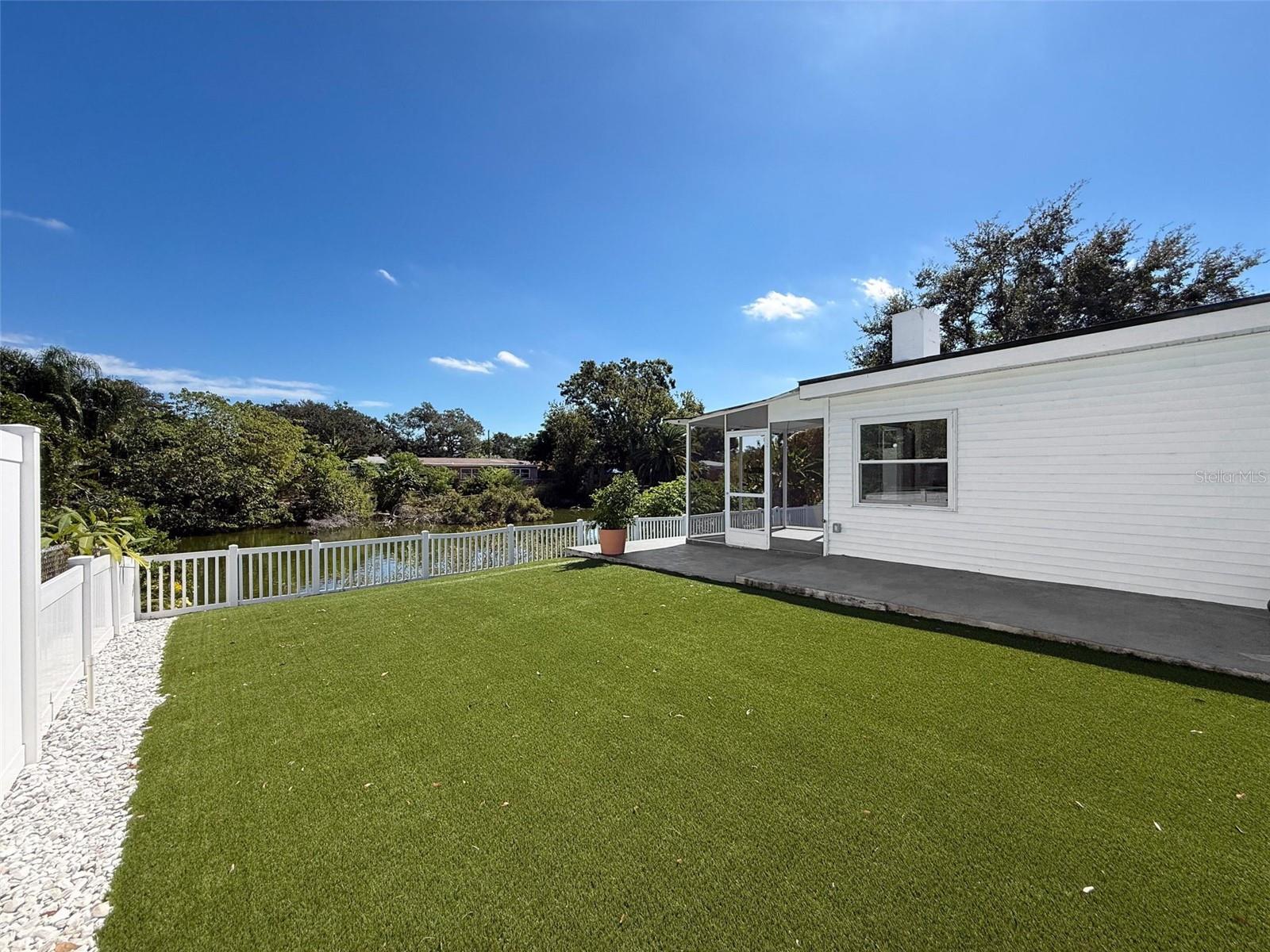 Image 36 of 45 For 217 Evelyn Avenue