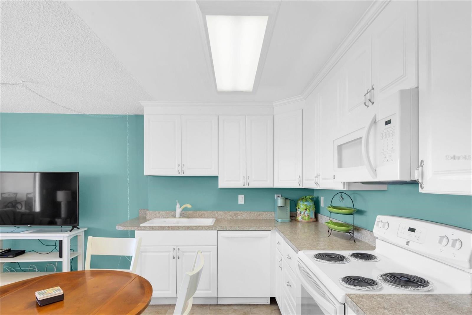 Image 13 of 43 For 19450 Gulf Boulevard 603