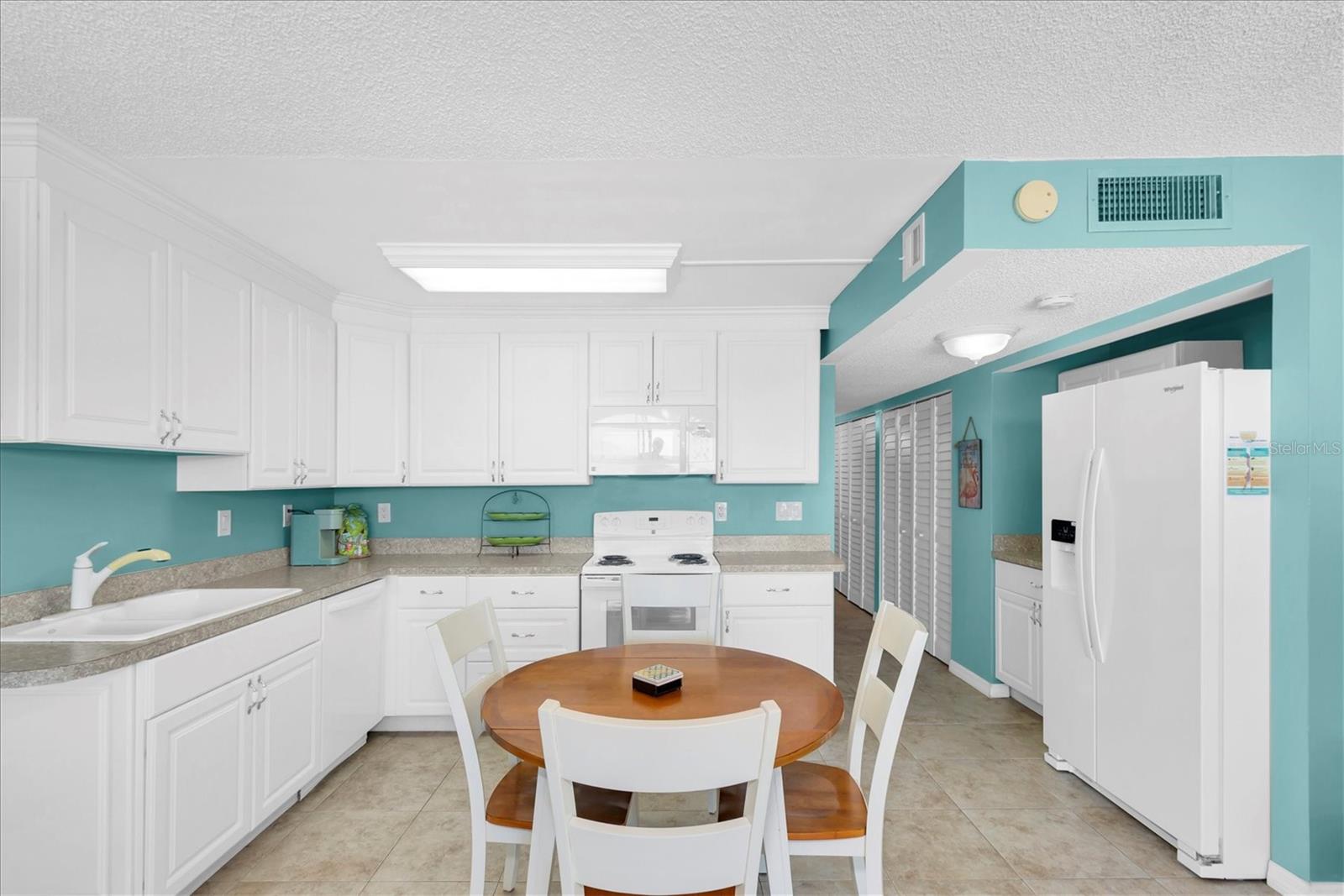 Image 14 of 43 For 19450 Gulf Boulevard 603