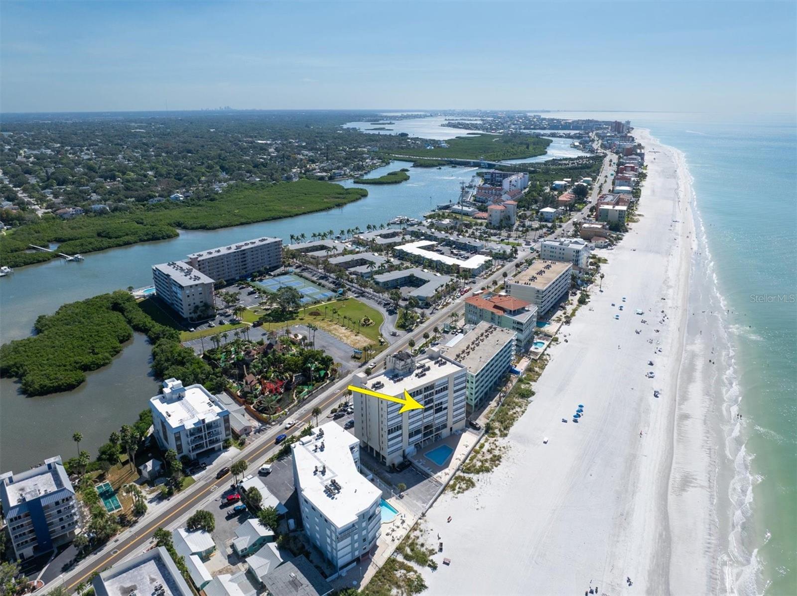 Image 29 of 43 For 19450 Gulf Boulevard 603