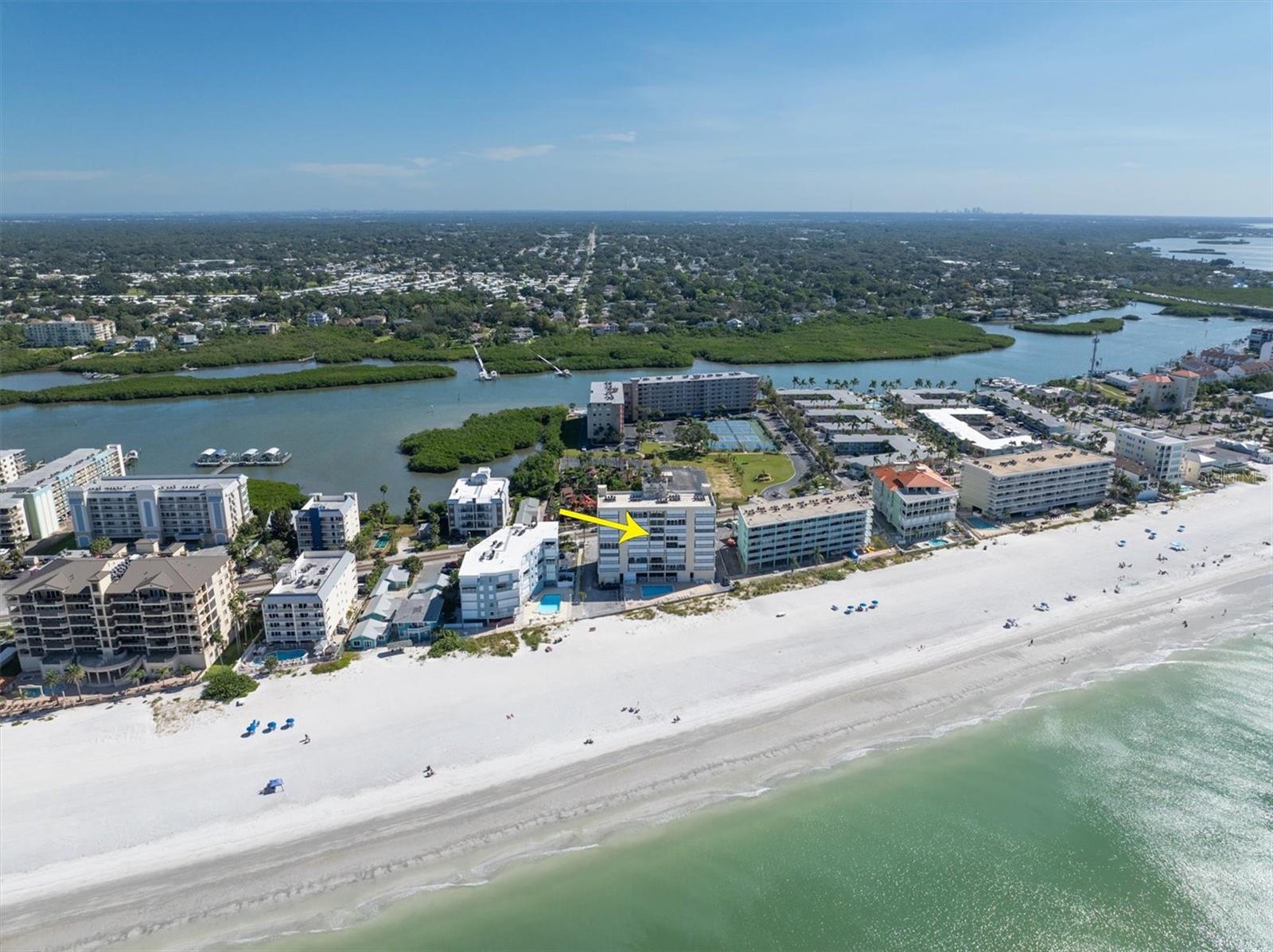 Image 30 of 43 For 19450 Gulf Boulevard 603