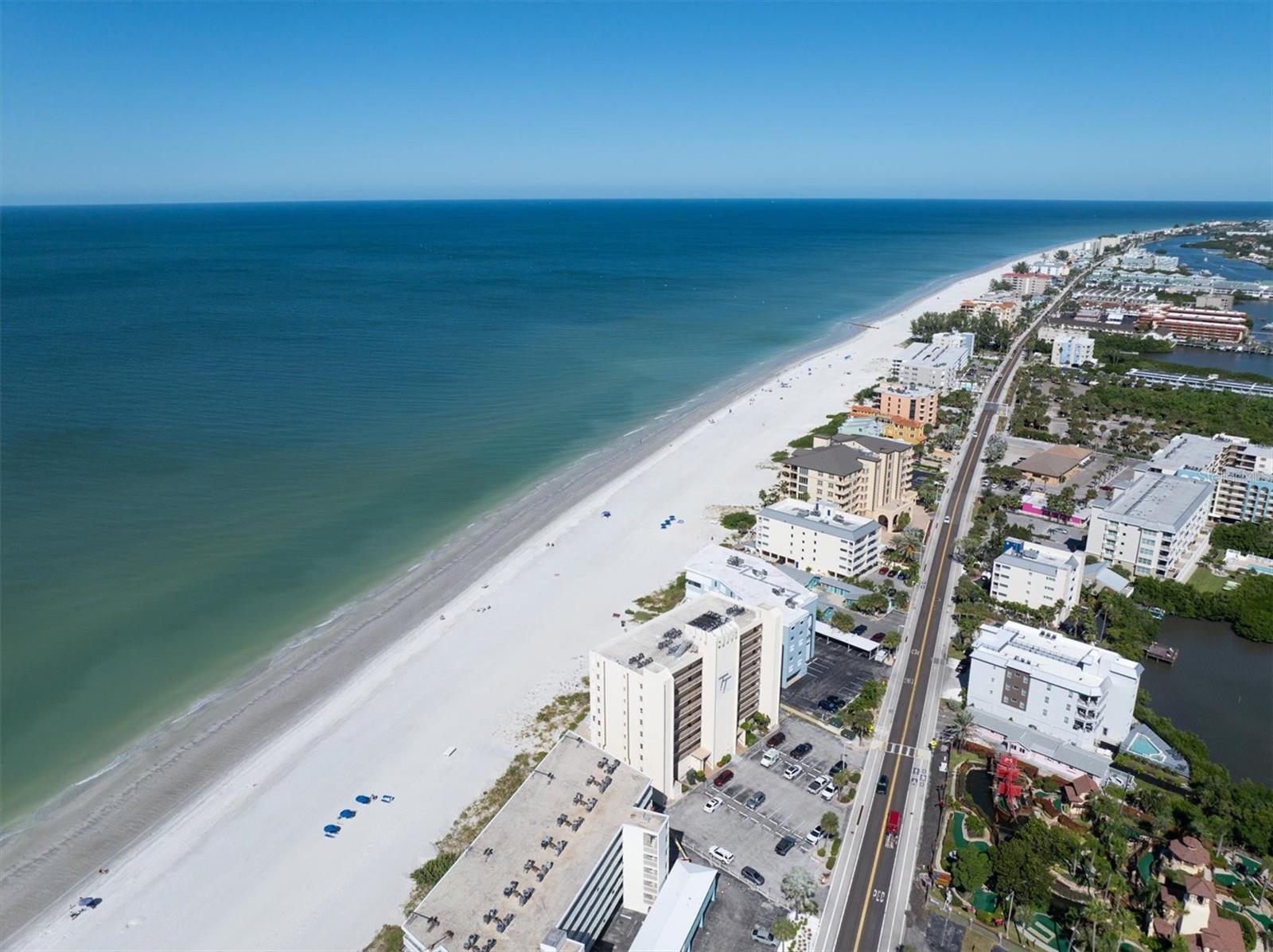 Image 33 of 43 For 19450 Gulf Boulevard 603