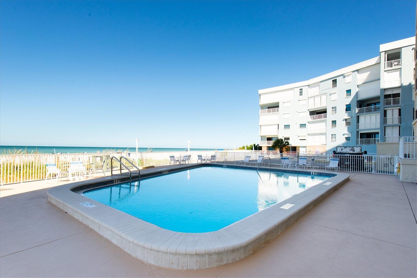 Image 36 of 43 For 19450 Gulf Boulevard 603