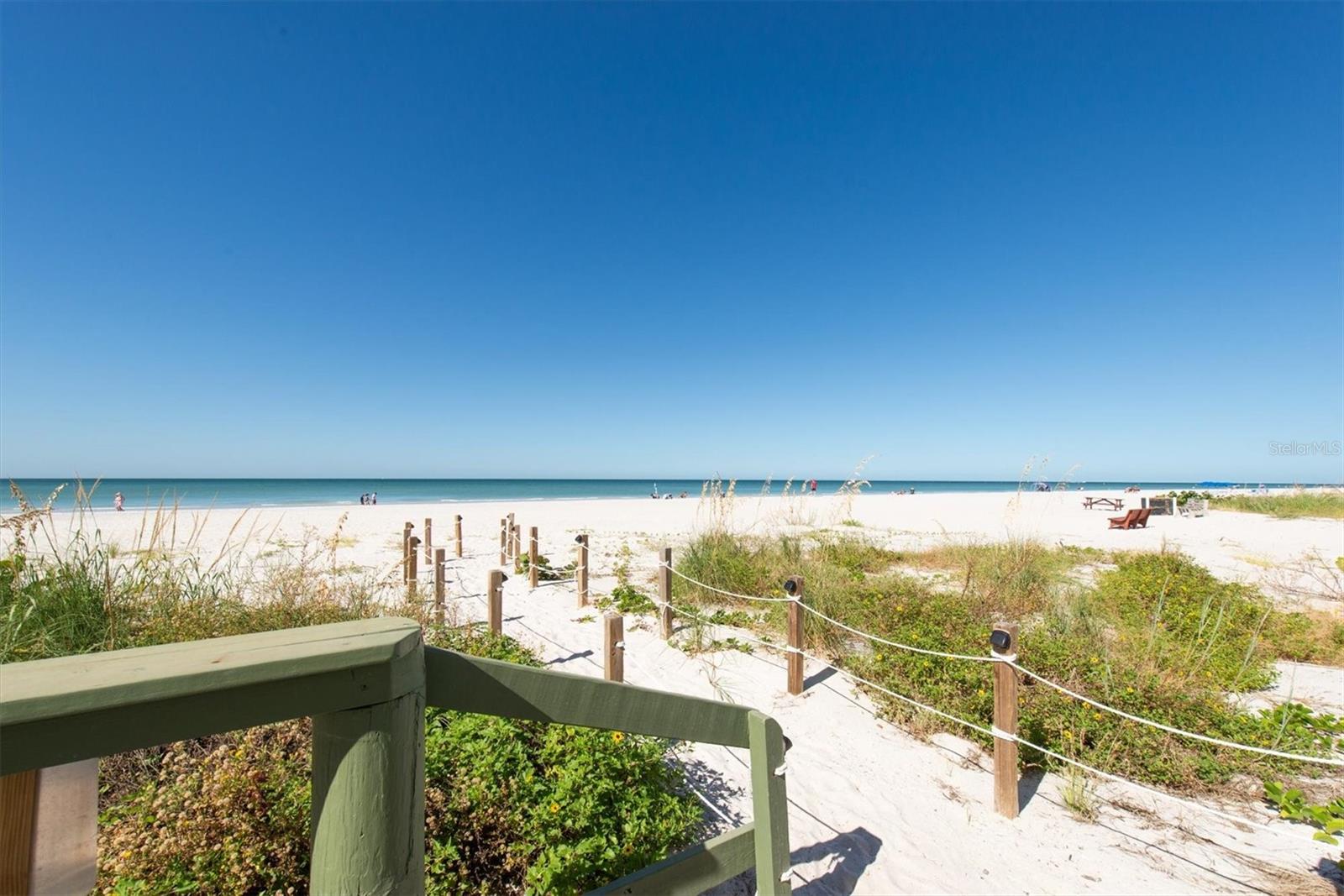 Image 38 of 43 For 19450 Gulf Boulevard 603