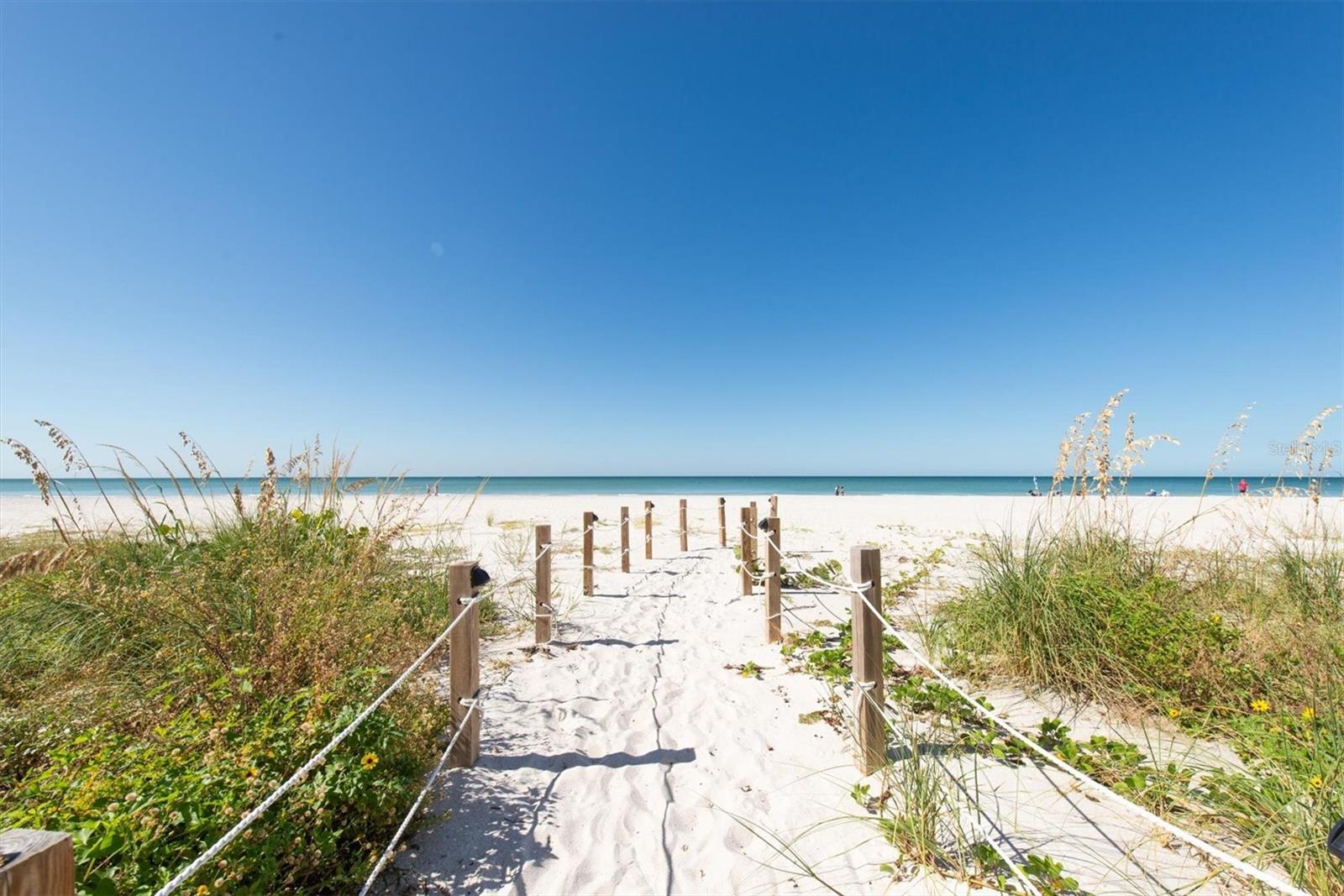 Image 39 of 43 For 19450 Gulf Boulevard 603