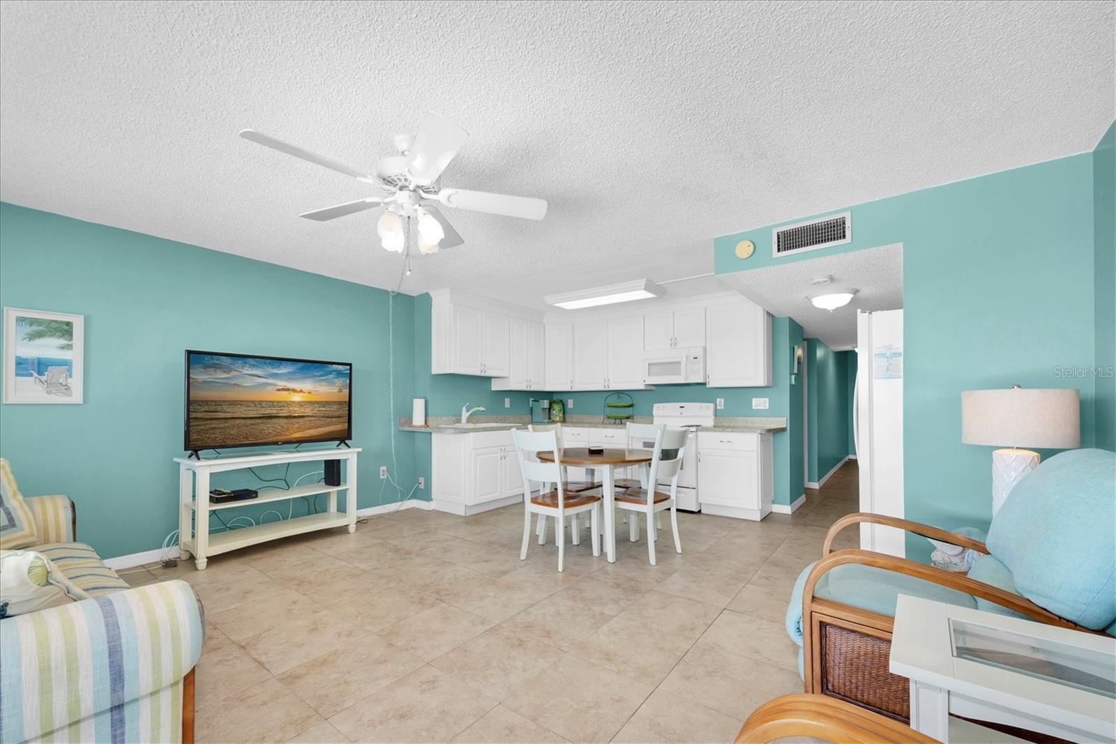 Image 6 of 43 For 19450 Gulf Boulevard 603