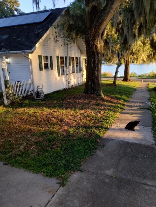 Image 10 of 61 For 305 Lakeside Avenue