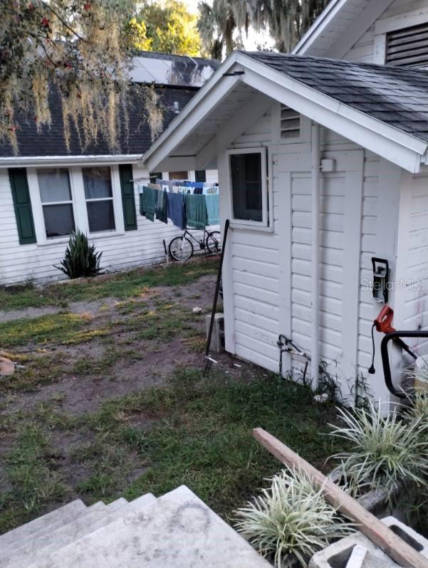 Image 11 of 61 For 305 Lakeside Avenue