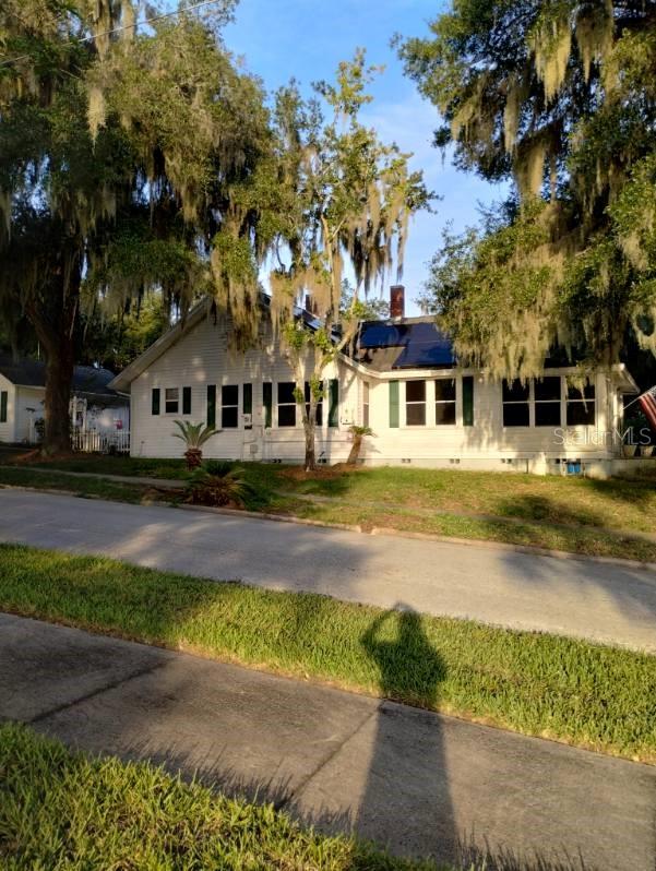 Image 18 of 61 For 305 Lakeside Avenue