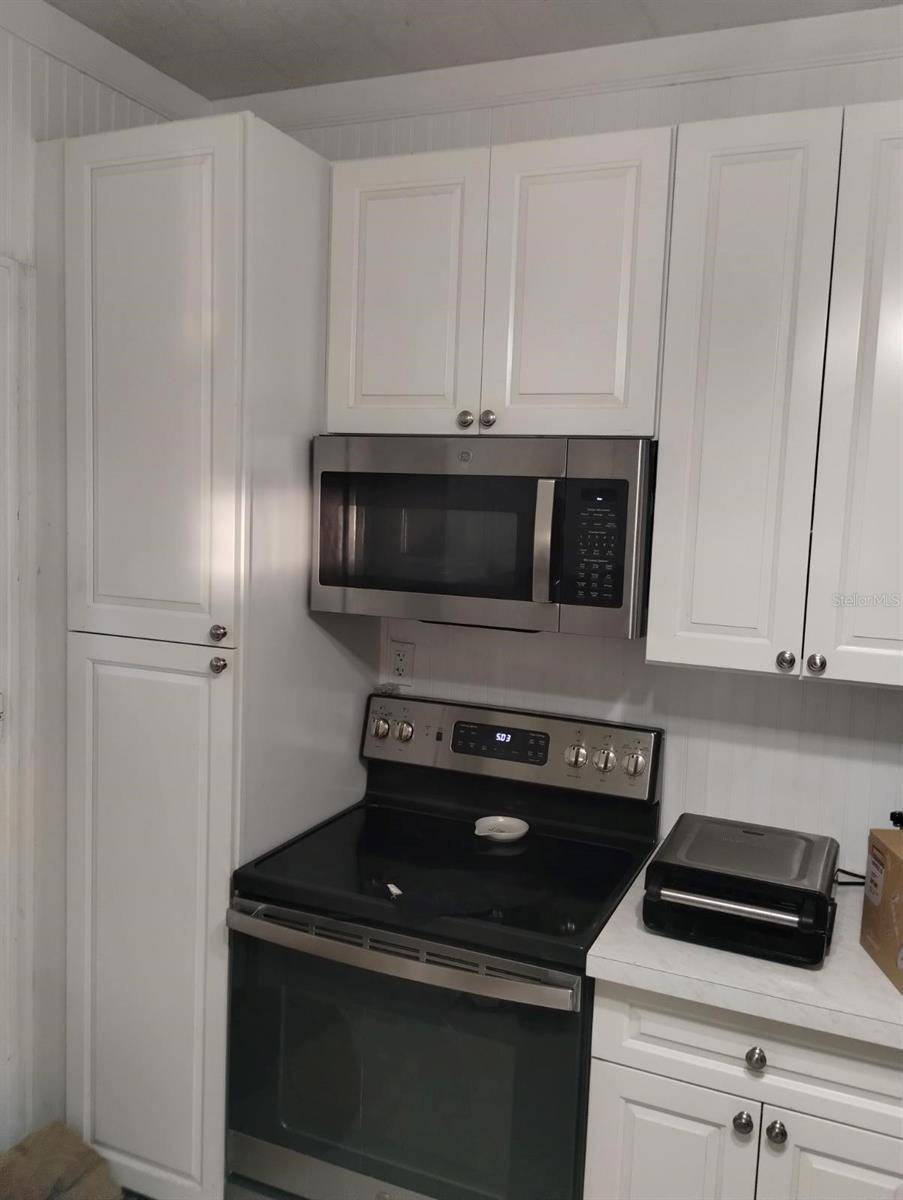 Image 41 of 61 For 305 Lakeside Avenue