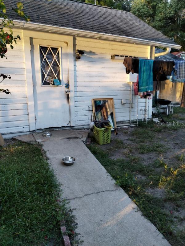 Image 9 of 61 For 305 Lakeside Avenue